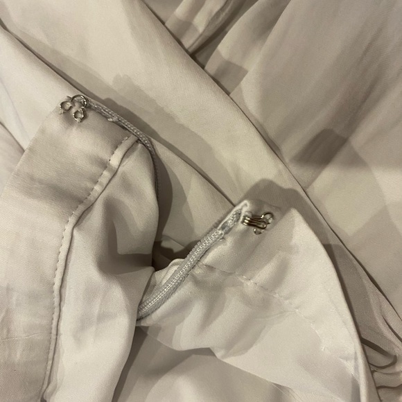 Banana Republic Goddess Mini Skirt (Size 12P) - Picture 7 of 10